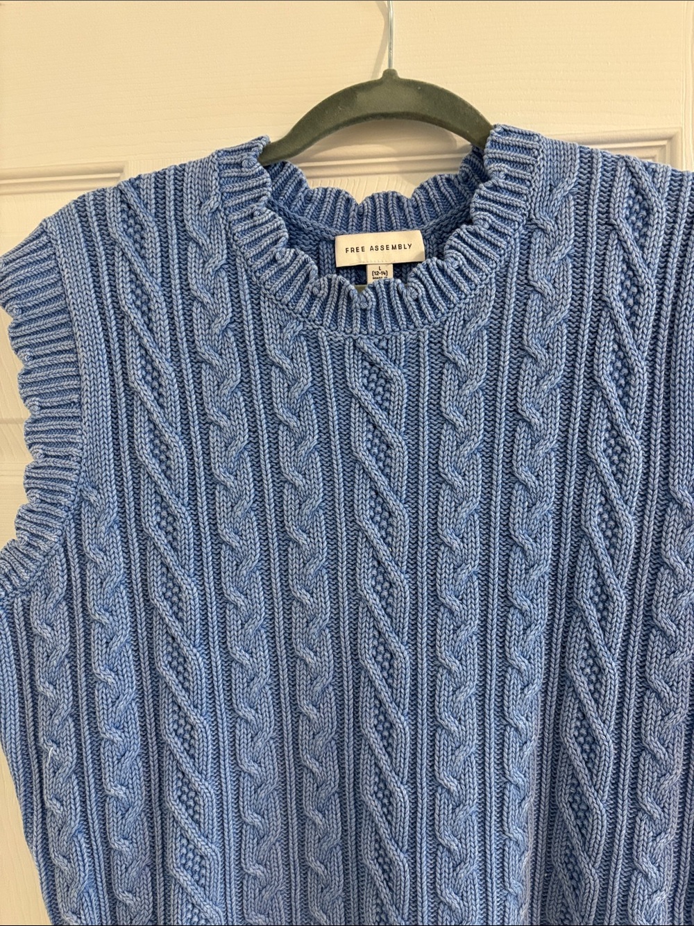 Cable Knit Sleeveless Sweater Vest - Light Blue - Picture 2 of 5